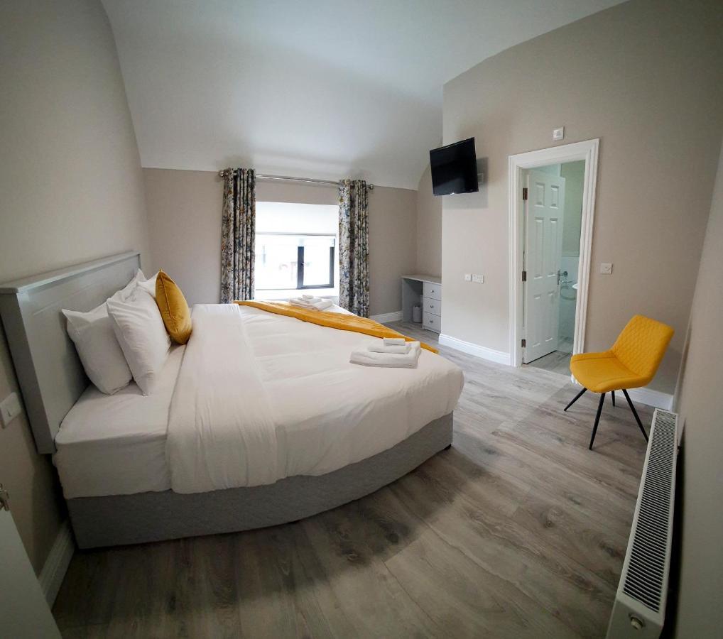 The Leitrim Inn And Blueway Lodge County Leitrim 外观 照片