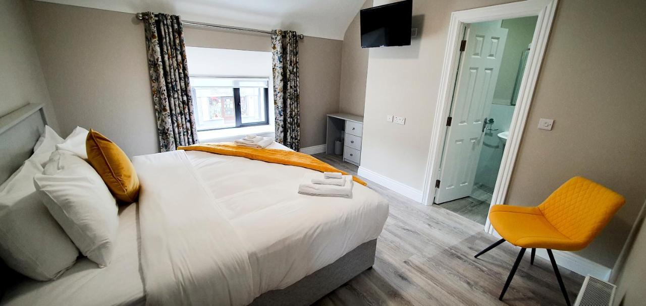 The Leitrim Inn And Blueway Lodge County Leitrim 外观 照片