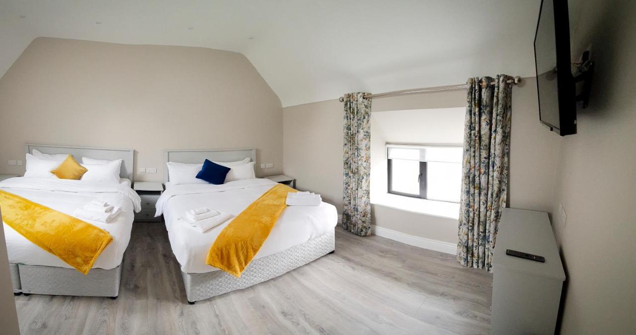 The Leitrim Inn And Blueway Lodge County Leitrim 外观 照片