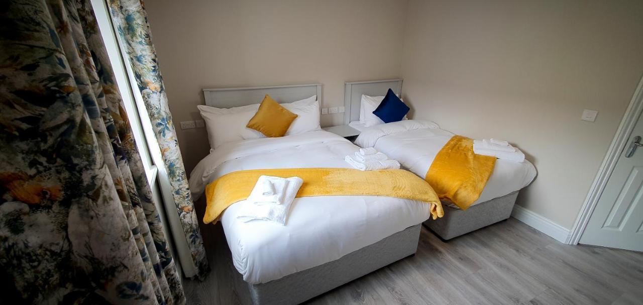 The Leitrim Inn And Blueway Lodge County Leitrim 外观 照片